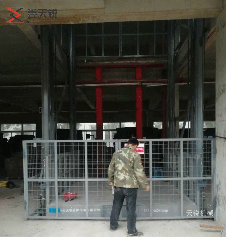 湛江10吨液压货梯交付使用